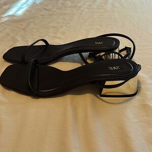 Black & Gold 0.5” Block Heels from Zara. EU Size 40 / US Size 9. Worn Once!